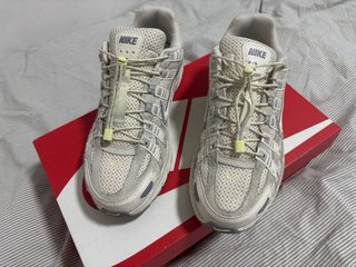 Nike P-6000 Talla 37.5 Beige/Gris