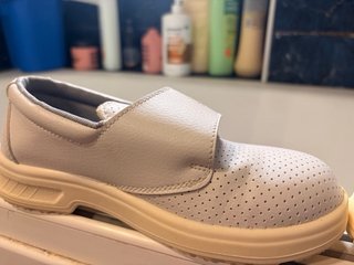 Zapatos de trabajo blancos