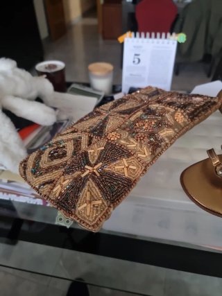 Zapatos Lodi tacón tachuelas marrón y oro