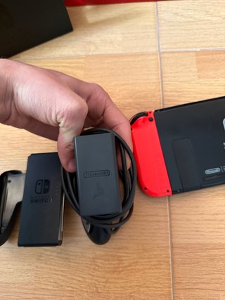Nintendo Switch Azul/Rojo + Dock + Caja