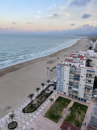 Alquiler Piso primera linea playa.
