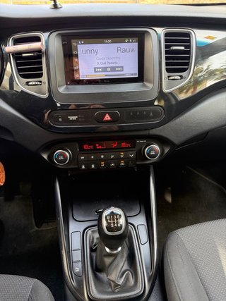 KIA Carens