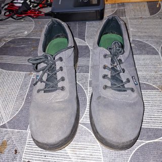 Zapatos de Seguridad Grises!
