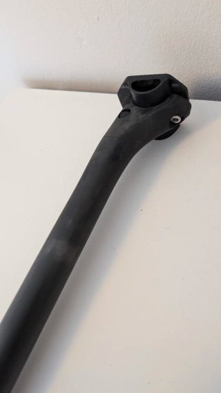 Tija de carbono