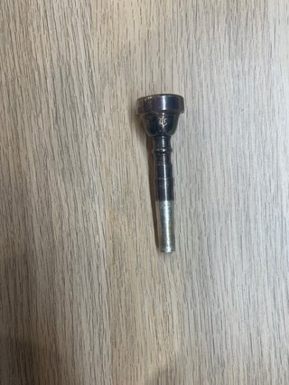 Trompeta YTR-2330 Bb + boquilla