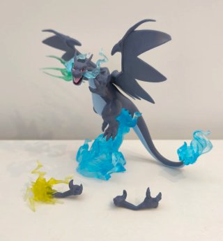 Figura Pokémon Charizard Mega X + caja