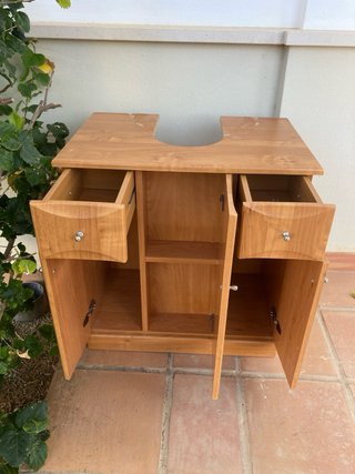 Mueble de baño de madera