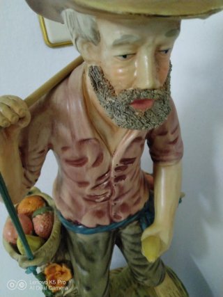 Pedestal con figura