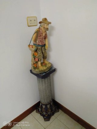 Pedestal con figura