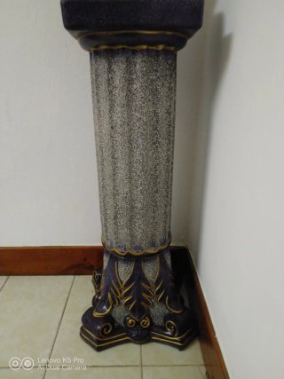 Pedestal con figura