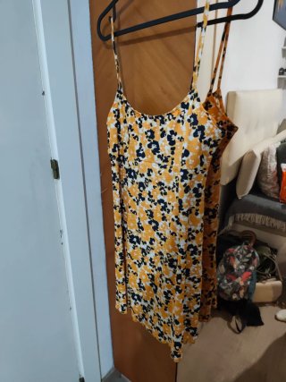 Conjunto vestido y monos verde y rojo