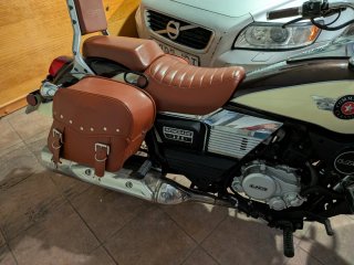 UM Renegade 125cc Ciclomotor Cruiser.