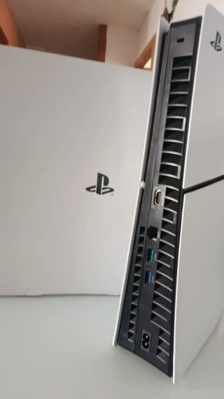 Consola PS5 Sony Blanca y Negra