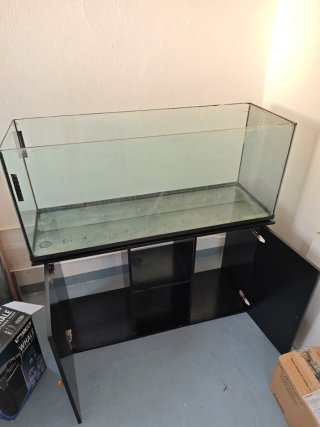 Acuario 300L con mueble y accesorios