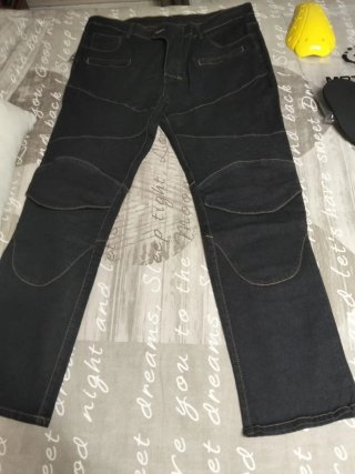 Pantalón moto con protecciones