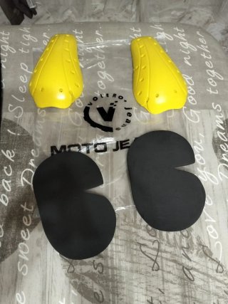 Pantalón moto con protecciones