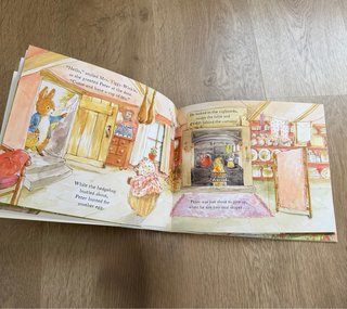 Libro “Peter Rabbit Great Big Easter Egg Hunt”