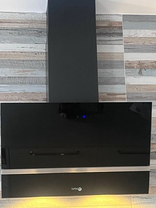 Campana extractora decorativa negra