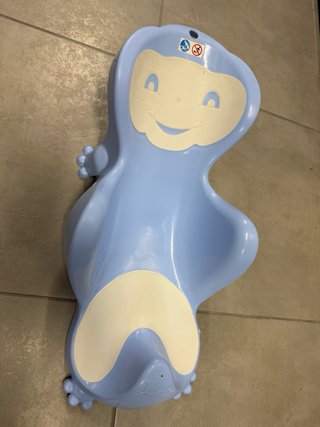 * Bañera bebé soporte, práctica y patas plegable