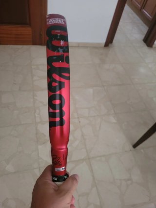 Pala Padel Wilson Vela Junior Roja y paletera