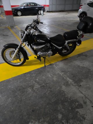 Suzuki Intruder LC 250