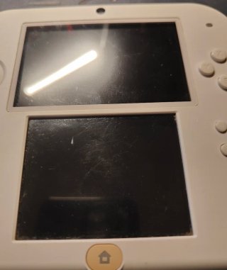 Nintendo 2DS Blanca con cargador y tarjeta SD
