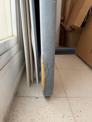 Somier protector mafera con patas de plástico