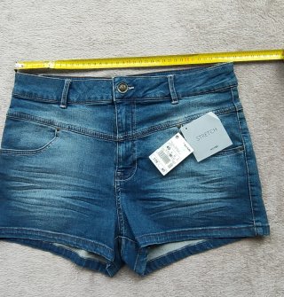 Short Vaquero Kiabi - Nuevo con Etiqueta (Talla 40