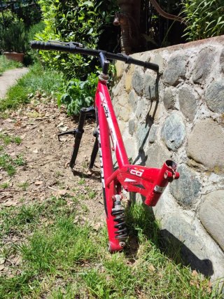 Telaio MTB bicicletta con manubrio ammortizzato