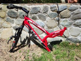 Telaio MTB bicicletta con manubrio ammortizzato