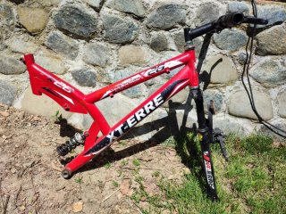 Telaio MTB bicicletta con manubrio ammortizzato