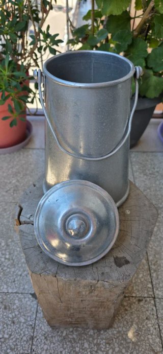 Portalatte vintage in alluminio