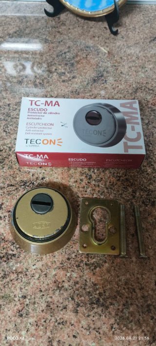 Escudo Seguridad UCEM