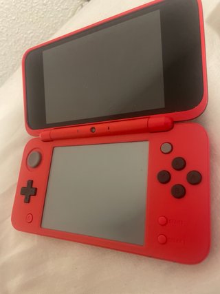 Nintendo New 2DS XL Edición Pokéball