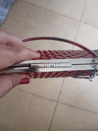 Bolso de fiesta rojo y negro