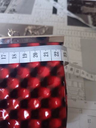 Bolso de fiesta rojo y negro