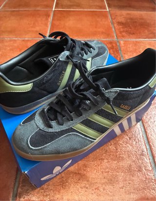 Adidas Gazelle Hombre Negro Verde Oliva