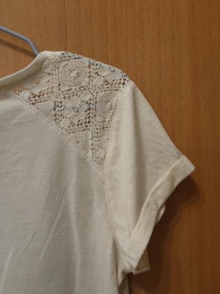 Camiseta Etam beige con encaje