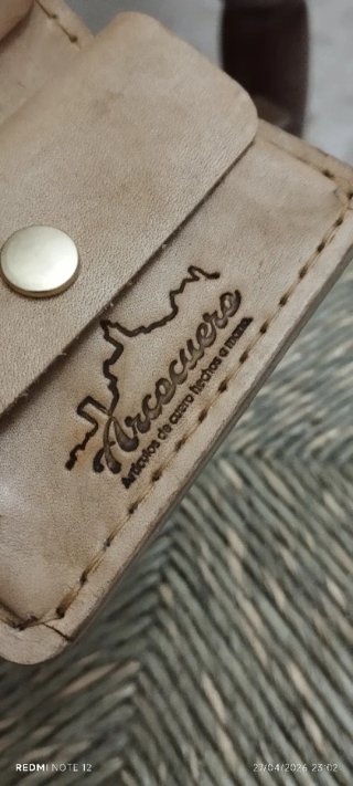 Cartera de cuero con diseño de caballo