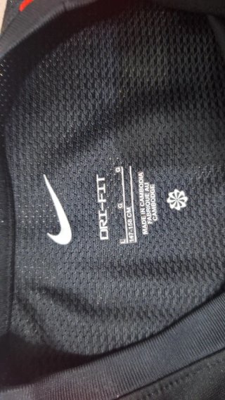 Camiseta Nike CR7 Negra y Naranja
