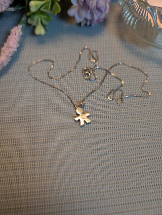 Collar plata con colgante niño