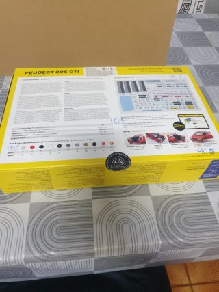Maqueta Heller Peugeot 205 GTI 1/24