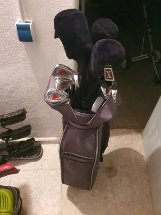 Bolsa de golf con carro y palos