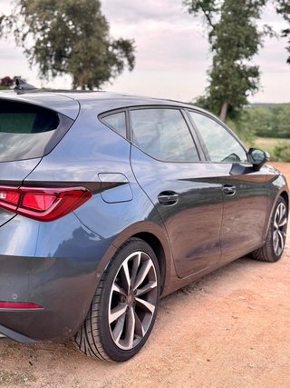 SEAT LEON FR 2021 - PRECIO NO NEGOCIABLE
