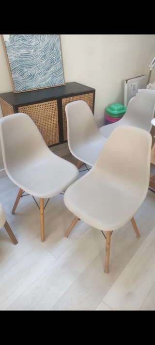 Sedie stile Eames Beige in plastica e legno