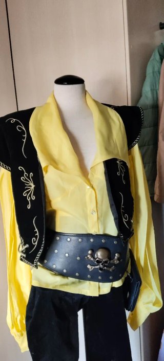 Traje Pirata Amarillo y Negro Botas número 38
