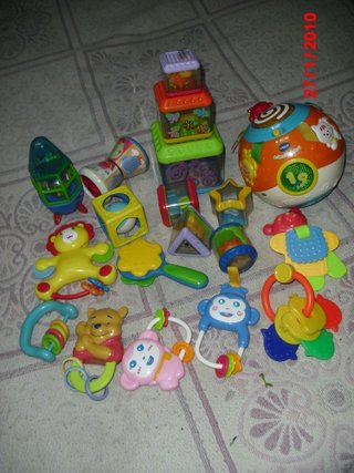 LOTE DE JUGUETES DE BEBE, 5€ CADA FOTO o 10 € todo