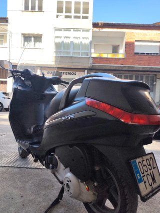 Maxi Scooter Piaggio x8 125cv, Negra Automática