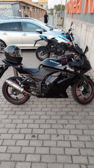 Kawasaki Ninja 250R 2009 Negra 30CV 41643KM