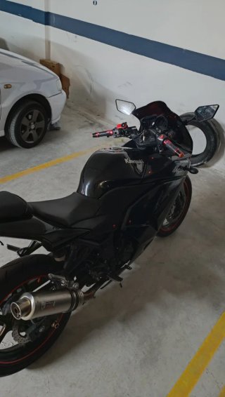 Kawasaki Ninja 250R 2009 Negra 30CV 41643KM